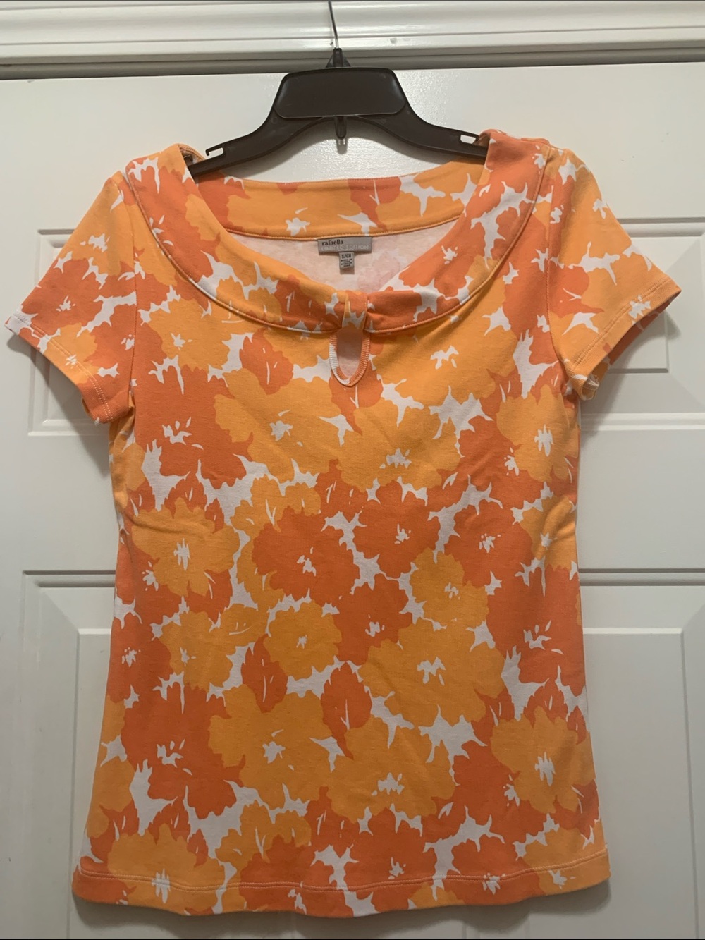 3/$15 Rafaella 100% Cotton Orange and Peach Floral Short-Sleeve Tee Size Small